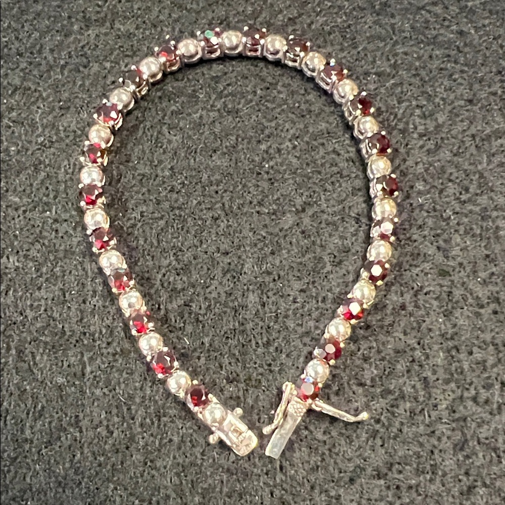 Elegant Sterling Silver 925 Garnet and Ball Bracelet 7 1/4” long